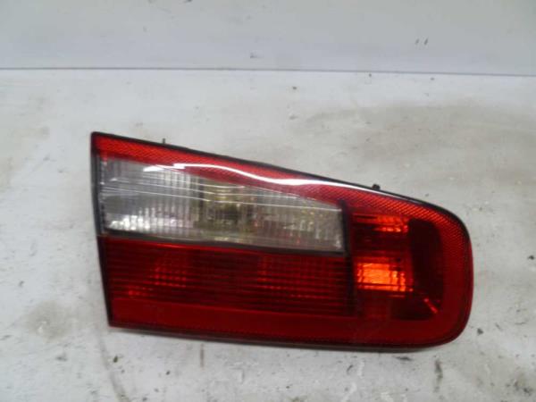 FEU ARRIERE GAUCHE RENAULT LAGUNA 2001-4/2005 SEDAN ( PARTIE INTERIEUR ) - Vue 1